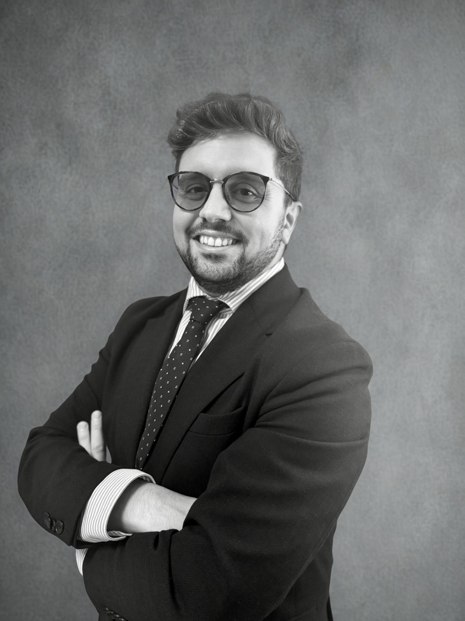 Retrato profesional de Jorge Pérez Oliva, abogado especialista en derecho penal y penitenciario, para la sección biográfica de su despacho.