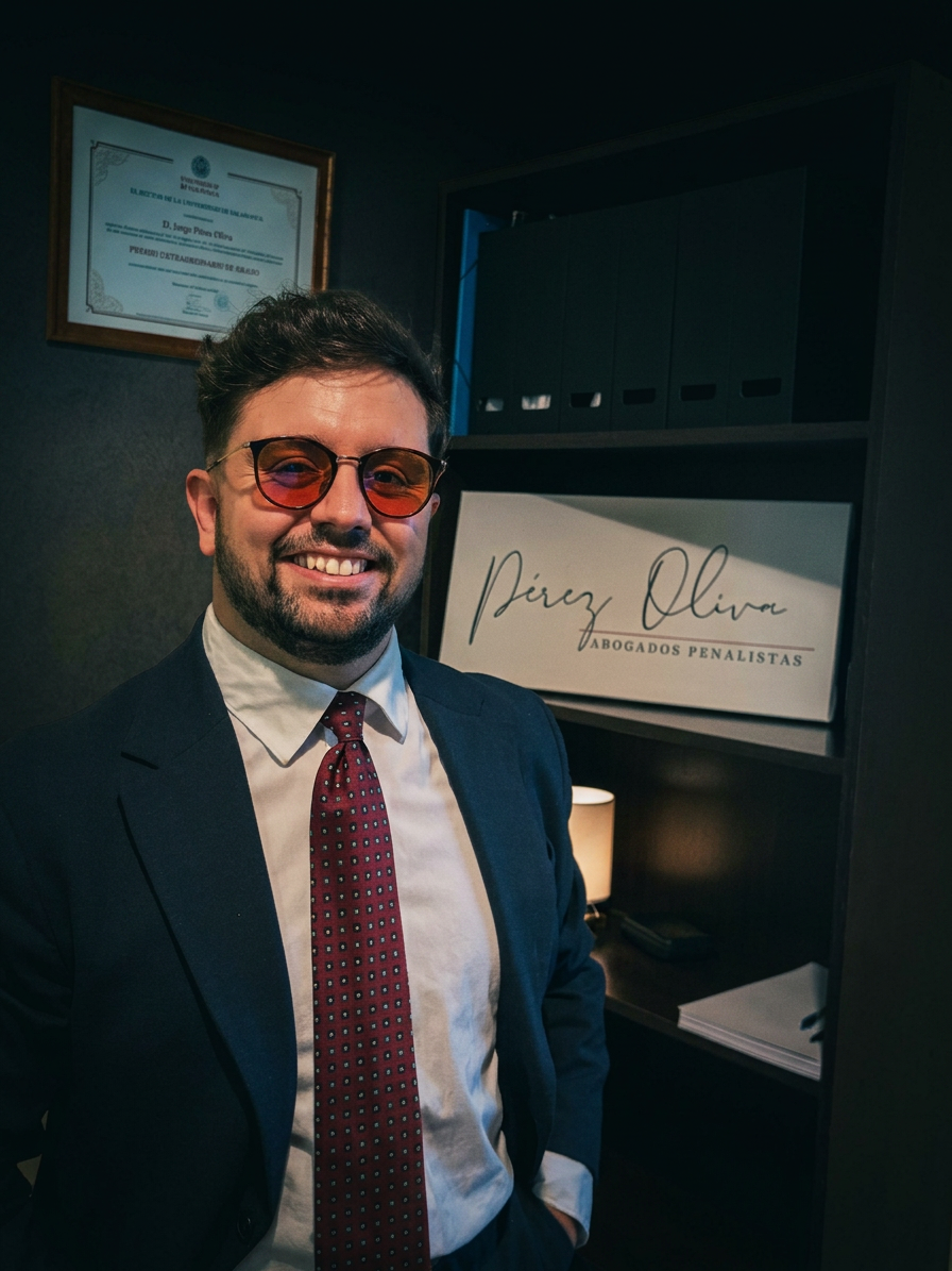 Jorge-perez-oliva-abogado-penalista Fotografía de Jorge Pérez Oliva, abogado penalista que actúa en toda España. Fundador de PÉREZ OLIVA Abogados Penalistas